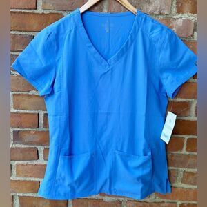 Med Coutoure Ceil Blue V-Neck Pocket Scrub Tee